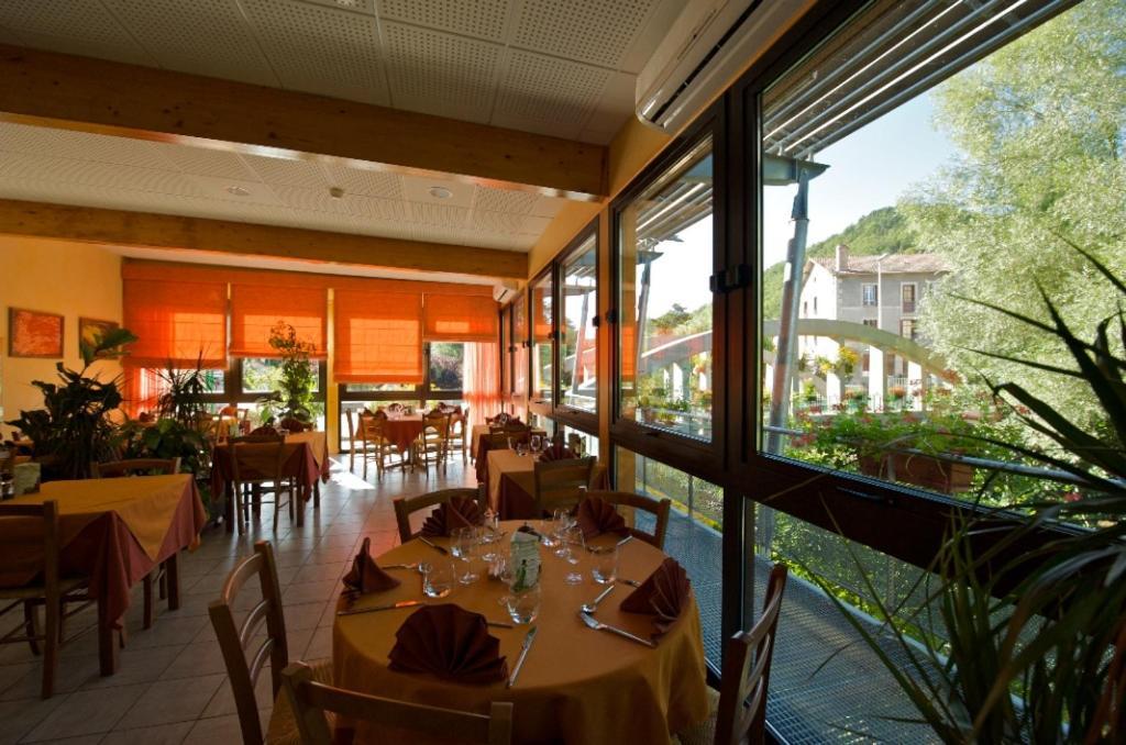 Hotel Logis Des Rives De L'Arzon à Vorey Extérieur photo
