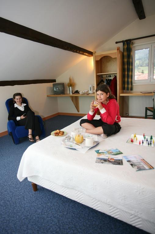 Hotel Logis Des Rives De L'Arzon à Vorey Extérieur photo