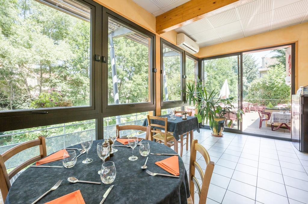 Hotel Logis Des Rives De L'Arzon à Vorey Extérieur photo