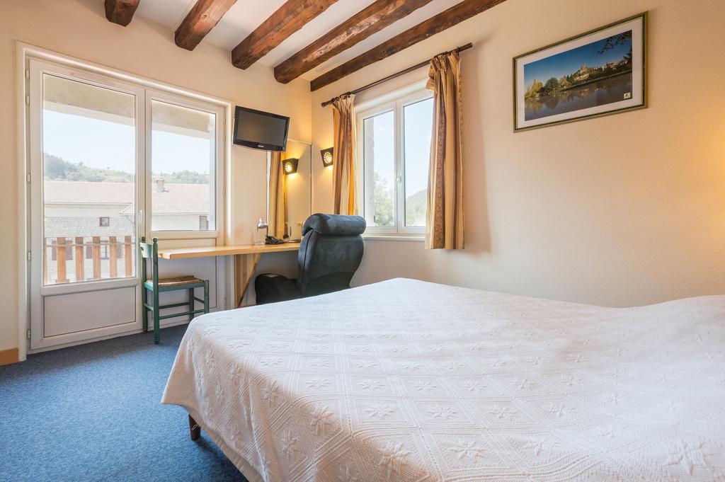 Hotel Logis Des Rives De L'Arzon à Vorey Extérieur photo